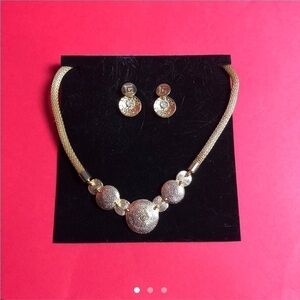 Formal gold jewellery set 💛💛​​​​​​​​​​​​​​​​​​​​​​​